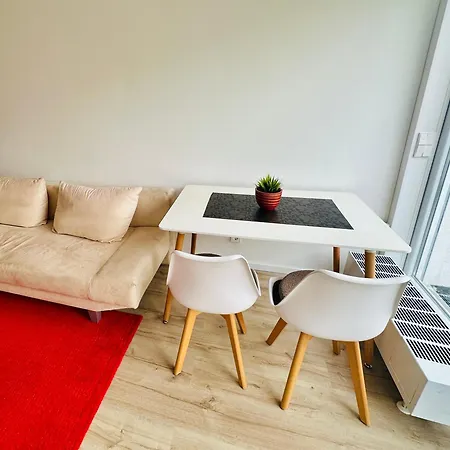 Eastside Apartment *